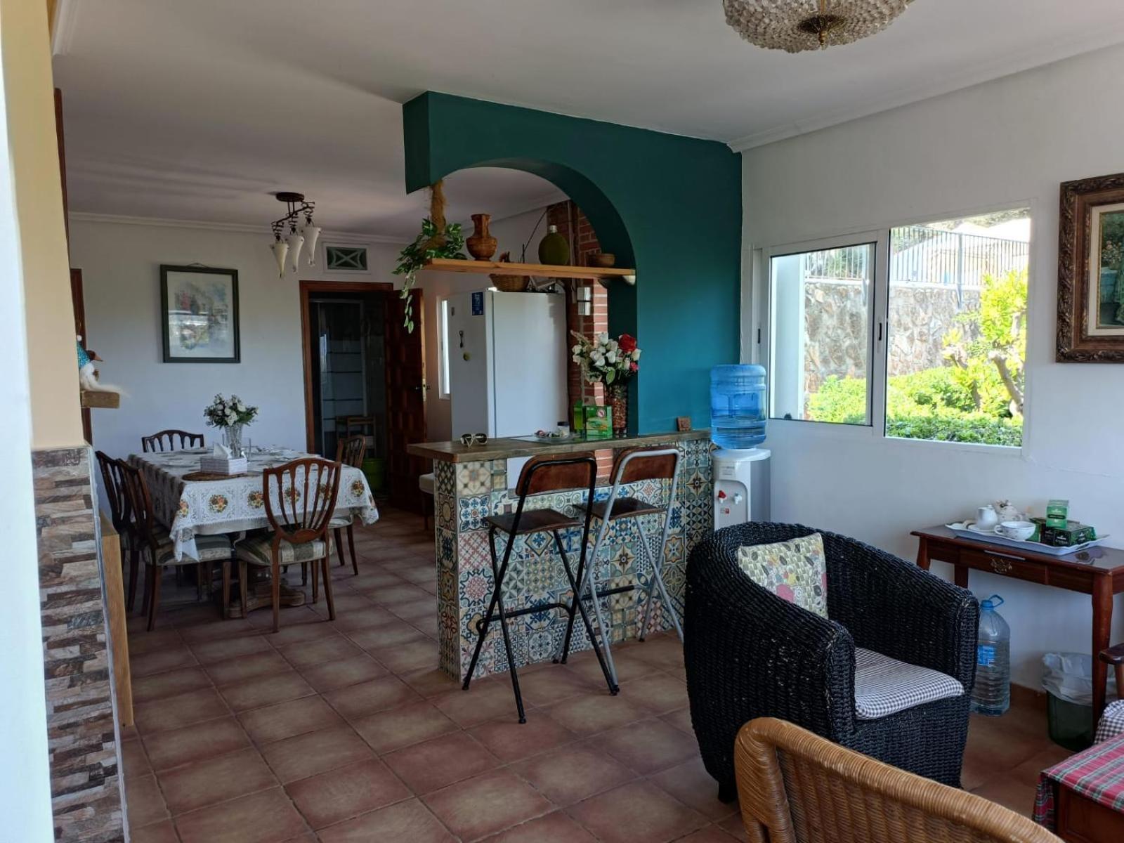 Bedroom With Private Bathroom And Two-Bedroom Family Suite In Quiet Forest Country House 80M2 Large Swimming Pool Music Town Lliria The Garden And Swimmingpool And Garden Are Shared Buitenkant foto