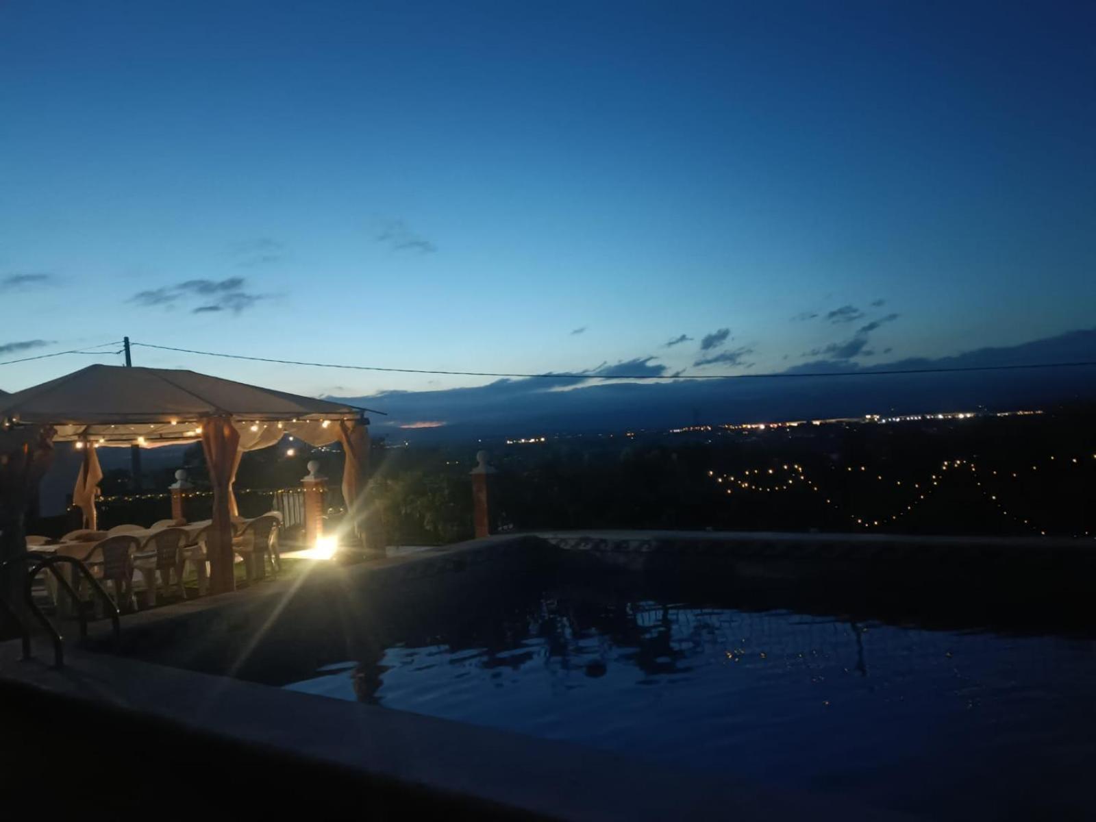 Bedroom With Private Bathroom And Two-Bedroom Family Suite In Quiet Forest Country House 80M2 Large Swimming Pool Music Town Lliria The Garden And Swimmingpool And Garden Are Shared Buitenkant foto