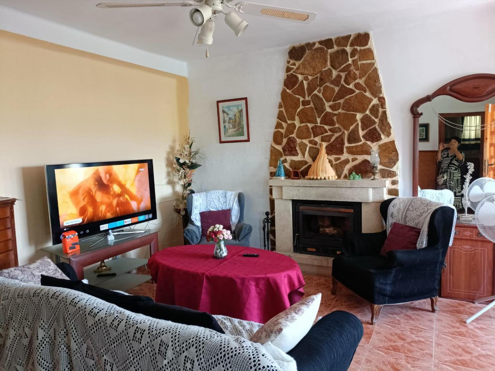 Bedroom With Private Bathroom And Two-Bedroom Family Suite In Quiet Forest Country House 80M2 Large Swimming Pool Music Town Lliria The Garden And Swimmingpool And Garden Are Shared Buitenkant foto