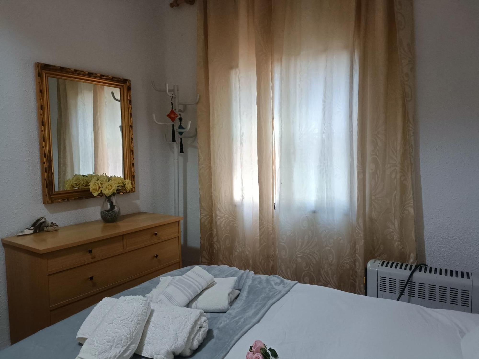 Bedroom With Private Bathroom And Two-Bedroom Family Suite In Quiet Forest Country House 80M2 Large Swimming Pool Music Town Lliria The Garden And Swimmingpool And Garden Are Shared Kamer foto